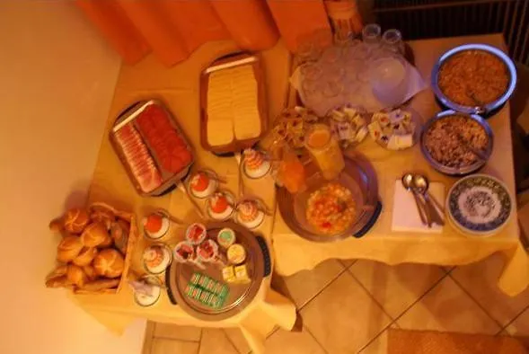 Bed & Breakfast Pension Bergfried Groedig