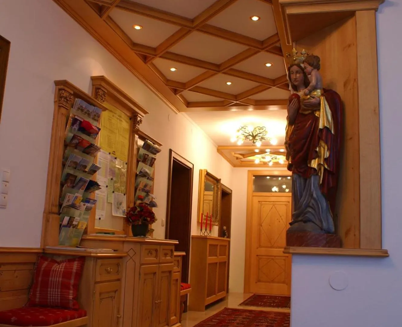 Bed & Breakfast Pension Bergfried Groedig