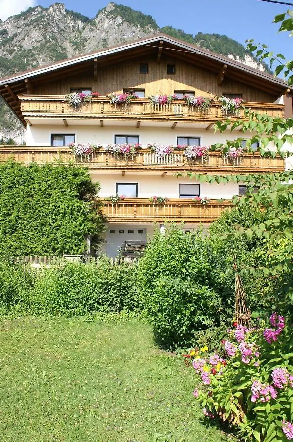 Pension Bergfried Groedig